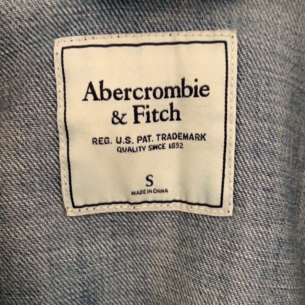 A&F Jean jacket - Picture 2 of 3